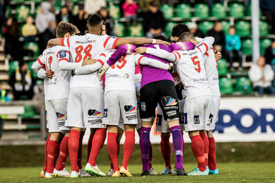 Assyriskas spelare samlas och laddar