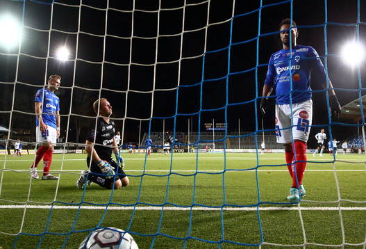 Åtvidabergs Pontus Nordenberg, målvakt Henrik Gustavsson