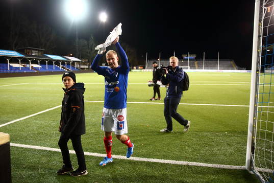 Åtvidabergs Kristian Bergström lämnar planen