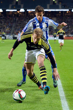 s Per Karlsson och IFK Göteborgs Mads Winther Albeck