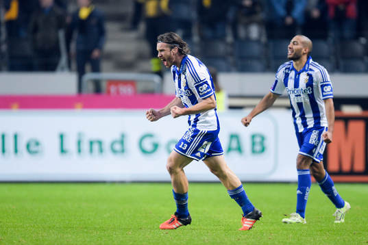 IFK Göteborgs Gustav Svensson och Haitam Aleesami firar