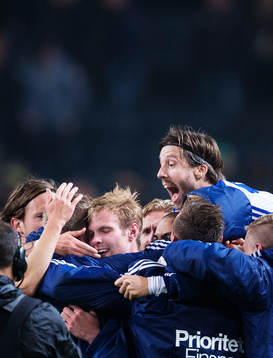 IFK Göteborgs spelare jublar