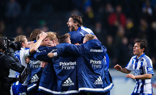 IFK Göteborgs spelare jublar