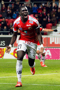 Kalmars Papa Alioune Diouf jublar
