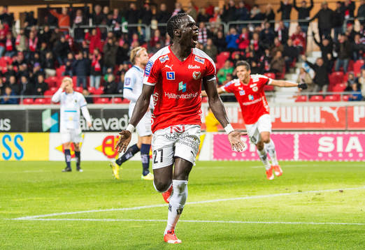 Kalmars Papa Alioune Diouf jublar