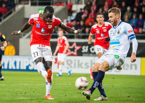 Kalmars Papa Alioune Diouf och Gefles David Fällman