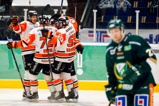 Karlskronas Jesper Olofsson jublar
