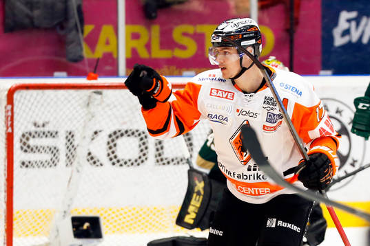Karlskronas Joel Kellman jublar