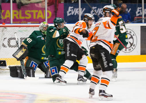 Karlskronas Joel Kellman gör mål 1-2  och jublar