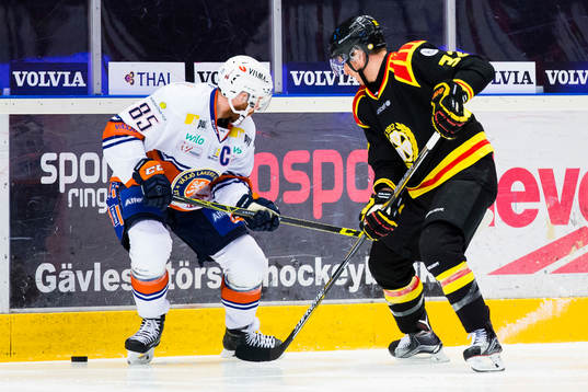 Växjös Liam Reddox och Brynäs Nick Johnson