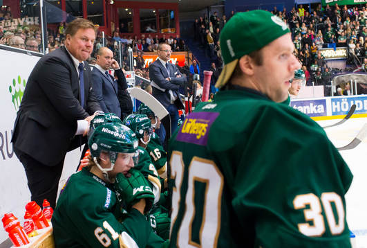 Färjestads sportchef Leif Carlsson i båset