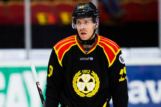 Brynäs Anssi Salmela ser deppig ut