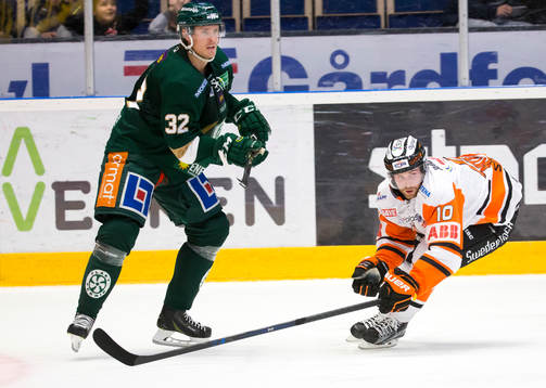 Färjestads Magnus Nygren och Karlskronas Mattias Guter