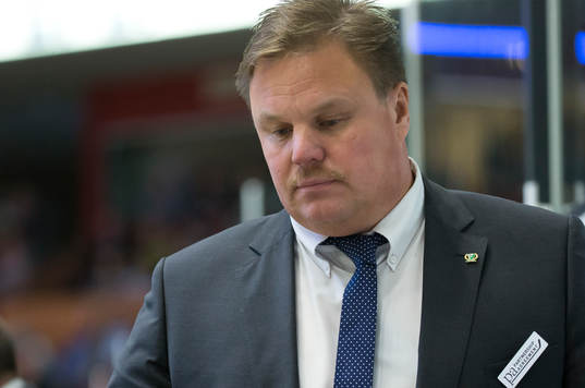 Färjestads sportchef Leif Carlsson i båset