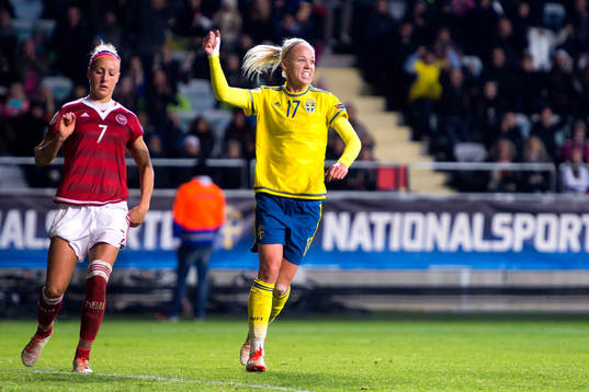 Sveriges Caroline Seger jublar