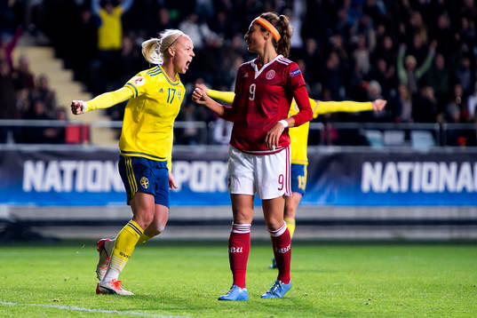 Sveriges Caroline Seger jublar