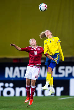Danmarks Pernille Harder i nickduell med Sveriges Linda