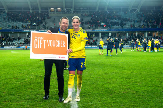 Sveriges Olivia Schough blir matchens lirare och får pris