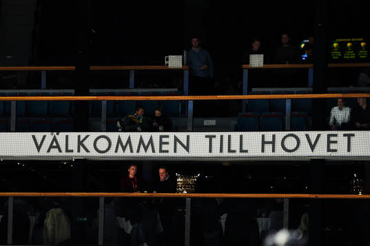 Det står "Välkommen till Hovet" ovanför Hovets restaurang