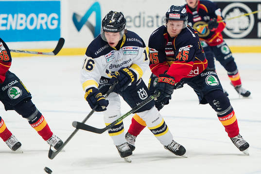 s Filip Sandberg och Djurgårdens Alexander Falk