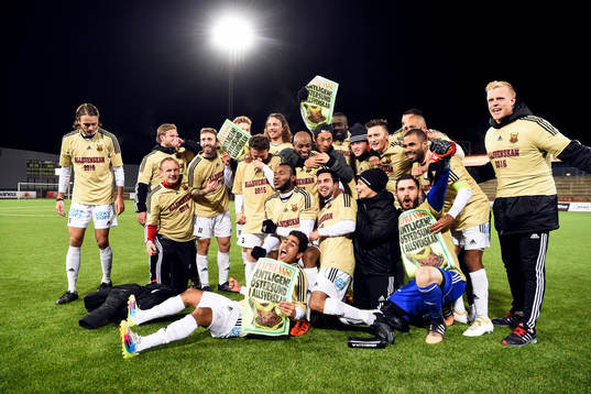 Bläddra bland fler bilder av Fotboll, Superettan, Syrianska - Östersund
