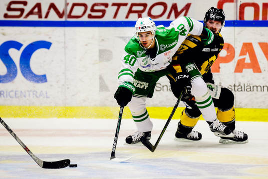 Rögles Jesper Jensen och Skellefteås Martin Lundberg