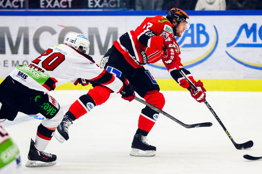 Örebros Johan Adolfsson och Malmö Redhawks Henrik Hetta