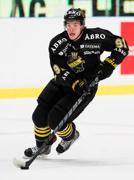 s Malte Strömwall med pucken