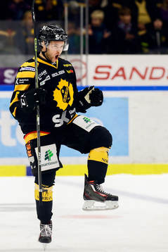 Skellefteås Anton Öhman jublar