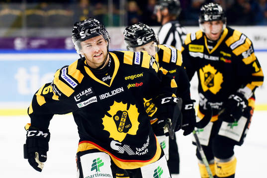Skellefteås Anton Öhman jublar