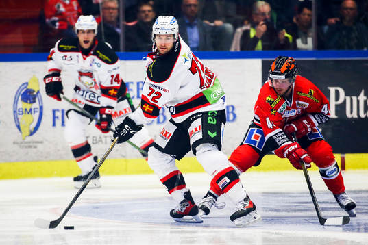 Malmö Redhawks TJ Galiardi och Örebros Anders Eriksson