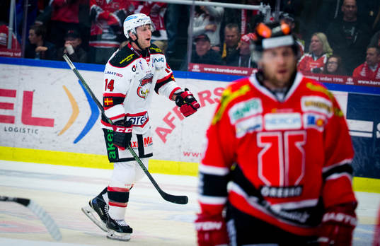 Malmö Redhawks Derek Meech gör 0-1 och jublar