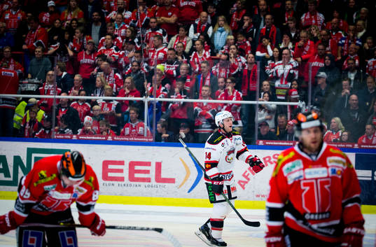 Malmö Redhawks Derek Meech gör 0-1 och jublar