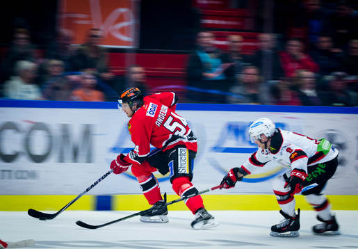Örebros Peter Andersson och Malmö Redhawks Frederik Storm