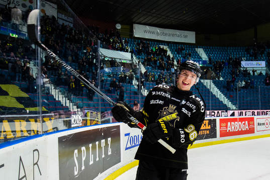 s Robin Kovacs tackar publiken
