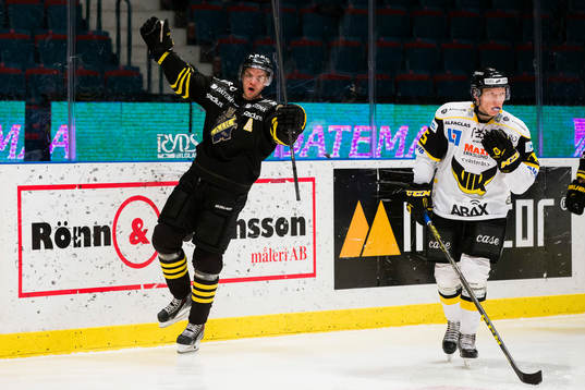 s Fredrik Hynning jublar och Västerås Andreas Borgman