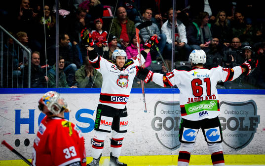 Malmös Redhawks Mattias Persson gör 1-2 och jublar med