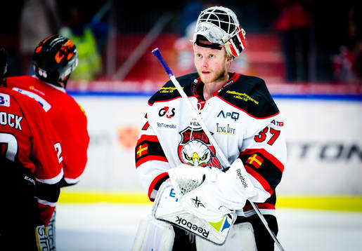 Malmö Redhawks målvakt Jonas Gunnarsson jublar