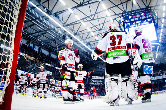 Jubel framför Malmö Redhawks målvakt Jonas Gunnarsson