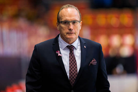 Modos tränare Larry Huras innan ishockeymatchen i SHL