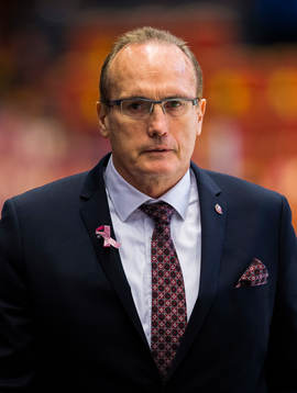 Modos tränare Larry Huras innan ishockeymatchen i SHL