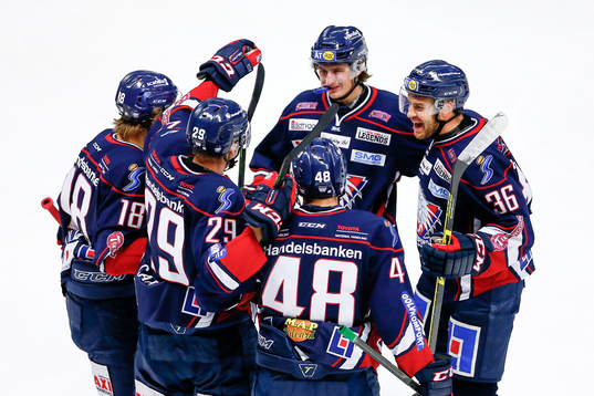 Linköpings Gabriel Carlsson jublar