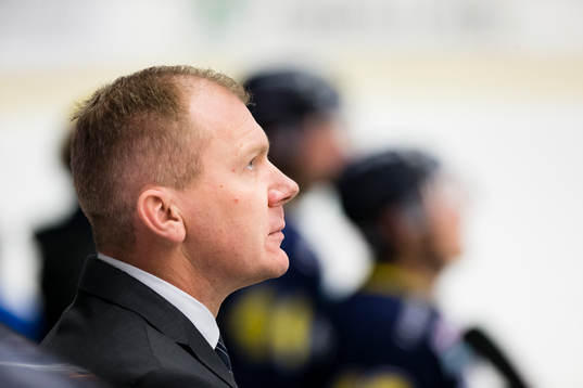 s tränare Johan Lindbom
