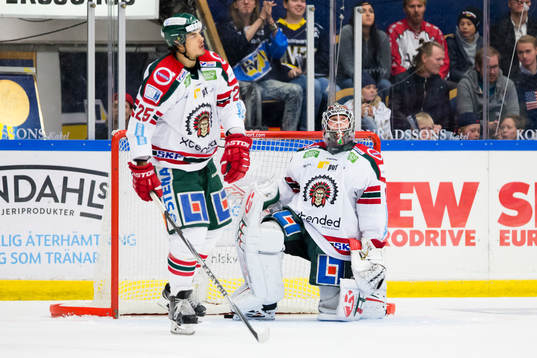 Frölundas Oliver Lauridsen och målvakt Lars Johansson