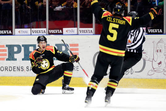 Brynäs Sondre Olden jublar