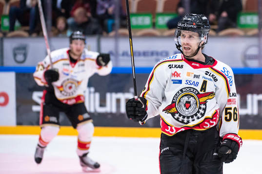 Luleås Jonathan Sigalet har gjort 4-2 till Luleå