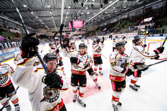 Bläddra bland fler bilder av Ishockey, SHL, Karlskrona - Luleå