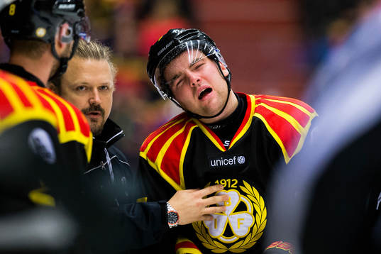 Brynäs Ponthus Westerholm tvingas lämna isen
