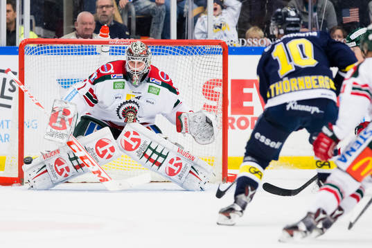 Frölundas målvakt Lars Johansson har koll på styrning