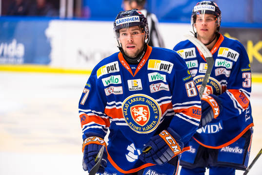 Växjös Robert Rosén jublar